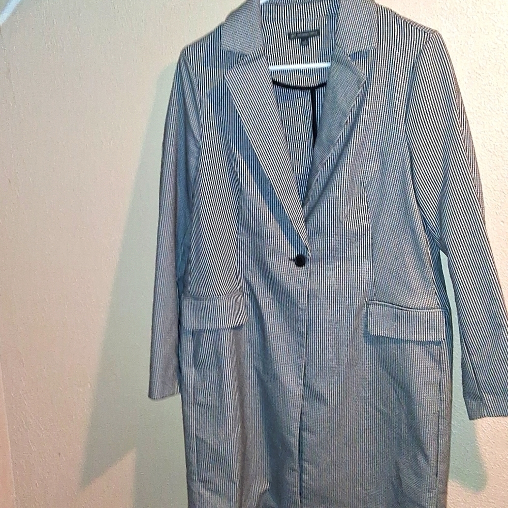 Adrianna Papell black & white Houndstooth topper jacket 2 pockets & 1 button S